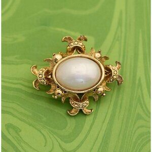 Vintage Victorian Intricate Pearl Crest Brooch - W14